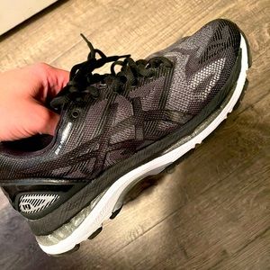 Women’s ASICS GEL-NIMBUS 19